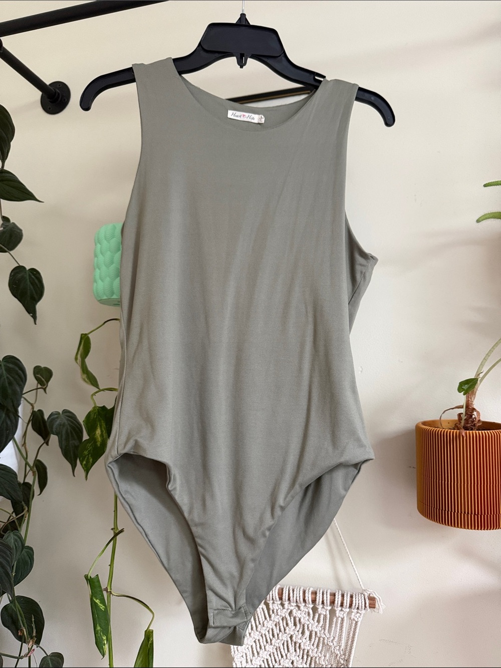 Heart & Hips Sage Green High Neck Sleeveless Bodysuit | Size Large